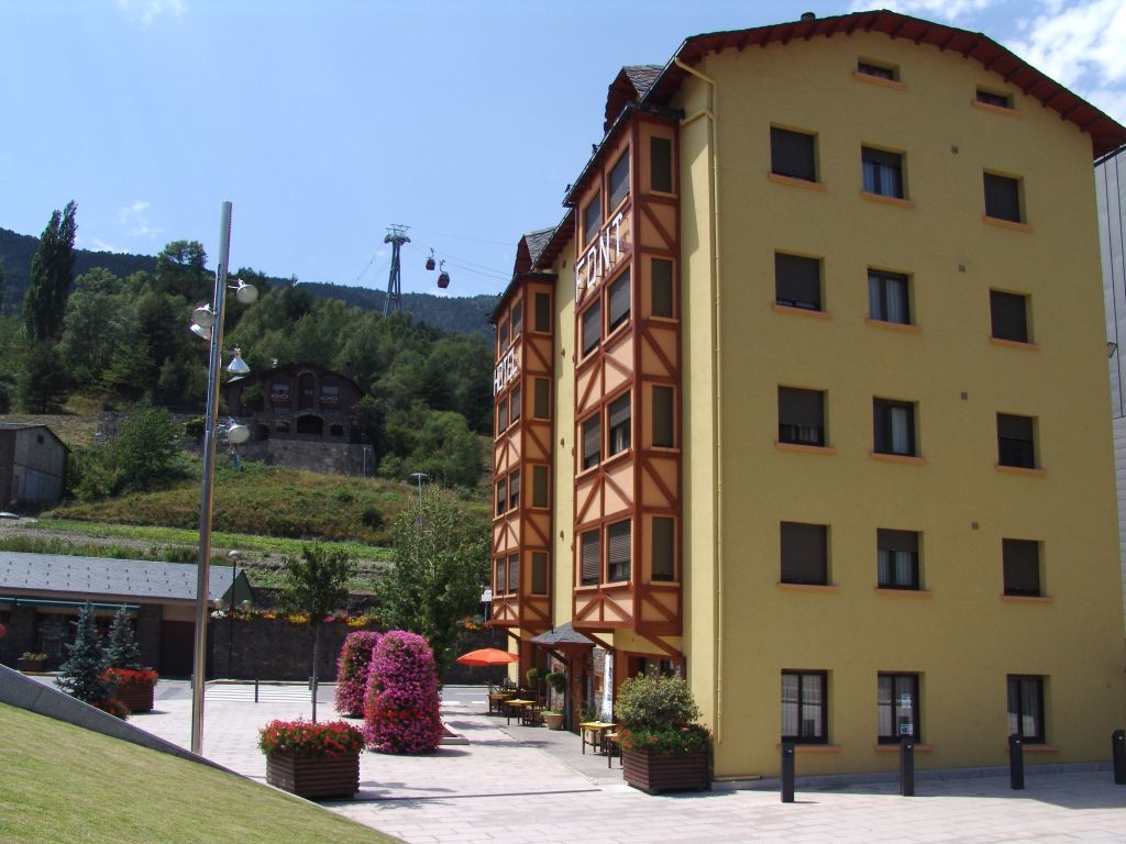 Font Andorra Hostel La Massana Ngoại thất bức ảnh