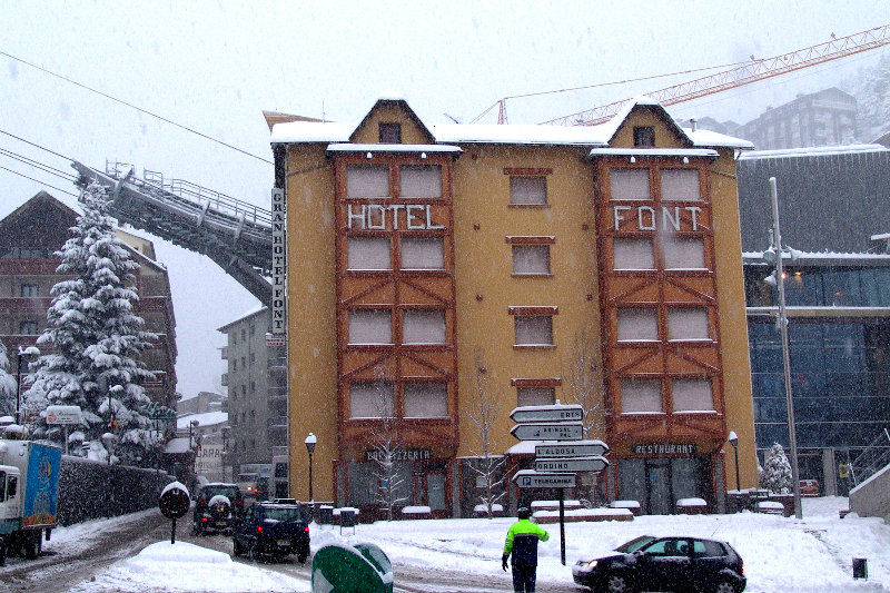 Font Andorra Hostel La Massana Ngoại thất bức ảnh